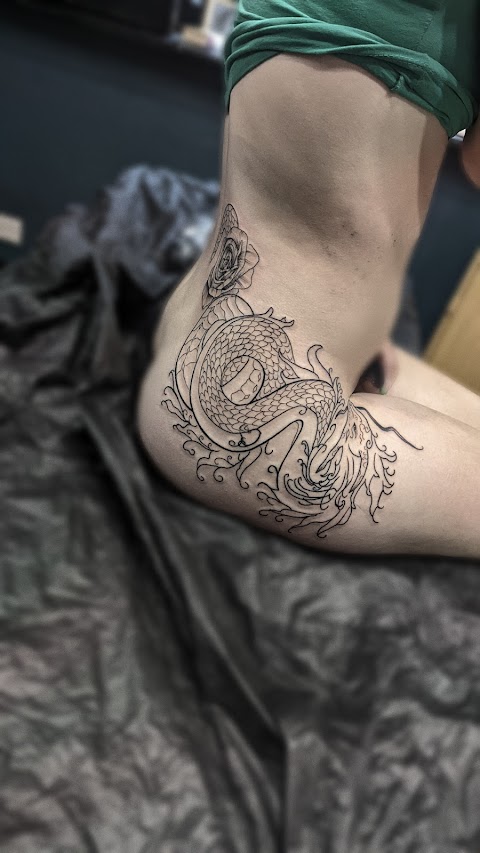 Vanitas Tattoo studio by Jessica