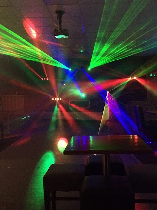 The Music Man Mobile DISCO / KARAOKE / PA Sound & Lighting HIRE