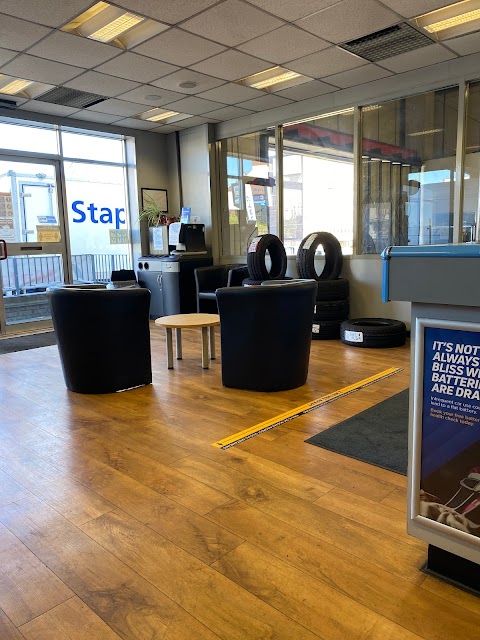 Kwik Fit - London - Edgware - Staples Corner