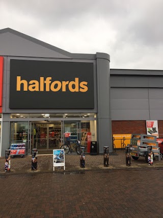 Halfords - Clough Rd Hull (Hull)