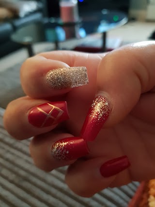 Hollywood Nails