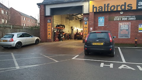 Halfords Autocentre Manchester (Northenden)