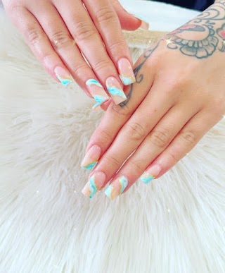 Nails Art & Beauty