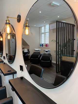 SAVÓR HAIRDRESSING