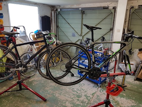 Vic's cycle servicing