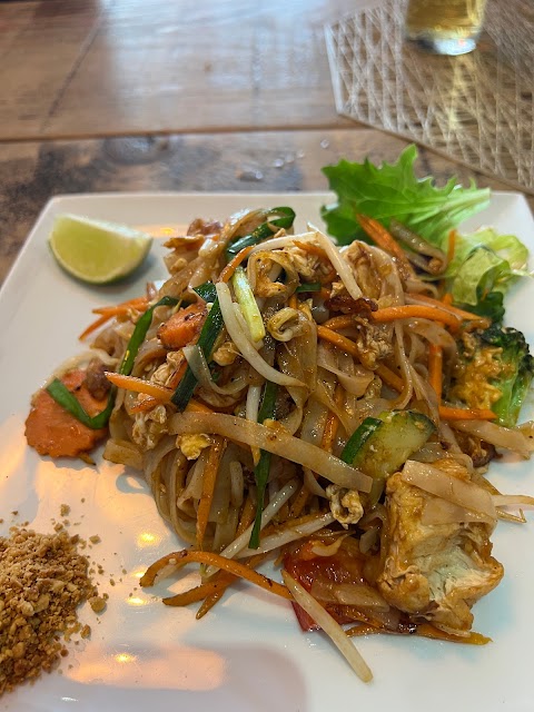 Thaiphoon Restaurant & Deli