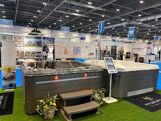 London Essex Outdoor Living (Hydropool Essex: Swim Spas & Hot Tubs; Outdoor Kitchen Company)