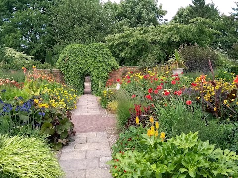 Wollerton Old Hall Garden