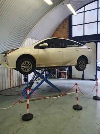 DIRECT VEHICLE SERVICING - TOYOTA SERVICE SPECIALIST