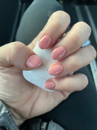 Polished Nails & Beauty