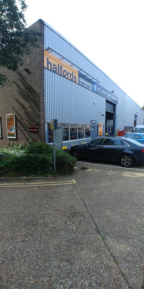 Halfords Autocentre Staines Upon Thames