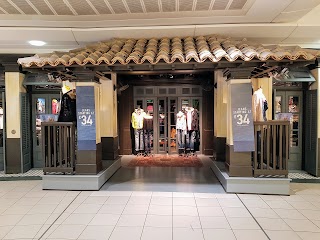 Hollister Co.