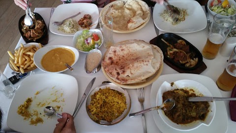 Naaz Indian Restaurant & Takeaway