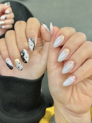 Luxx Nails & Beauty Bar