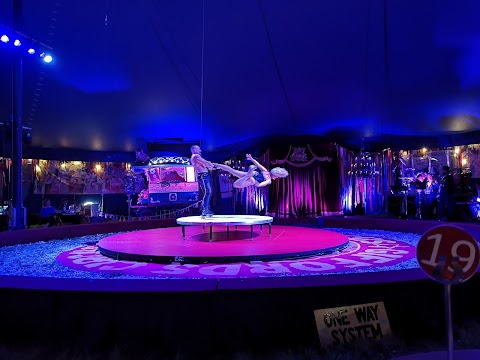 Giffords Circus