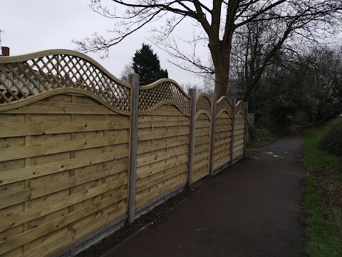 R & S Fencing & Property Maintenance