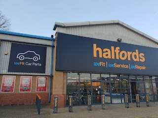 Halfords - Alperton