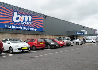 B&M Store