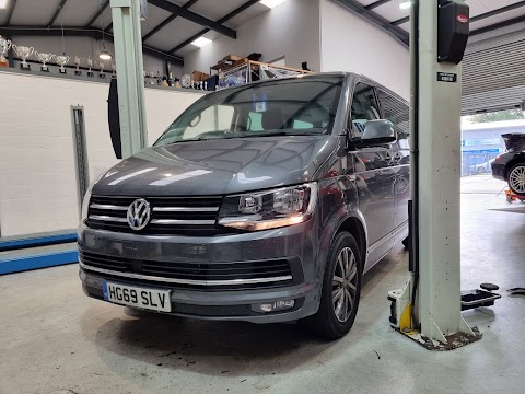 VW Transporter Service Centre