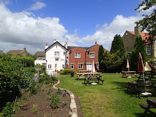 Hare & Hounds Inn