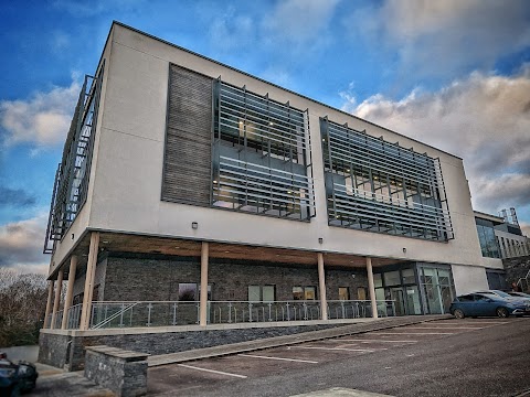 Peninsula Dental School Education Facility