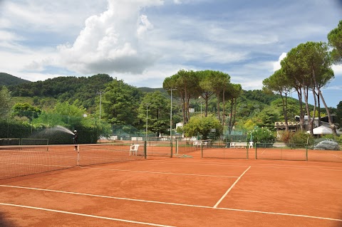 TUSCAN TENNIS HOLIDAYS