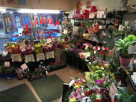 Annie's Artistic Florist