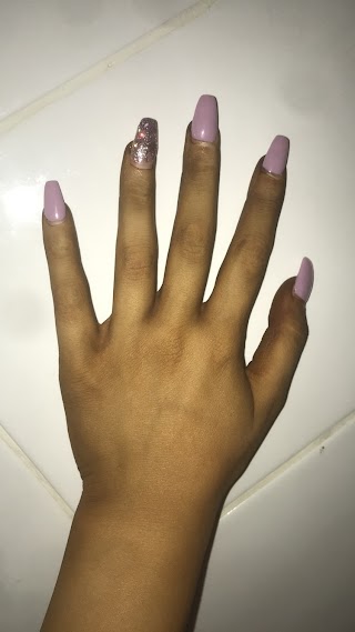 Linda's Angel Nails