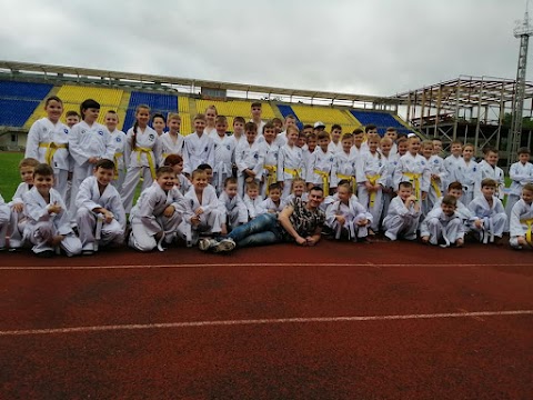 Спортивний клуб Taekwondo, Kickboxing, та Студія сучасного танцю "Korol team"