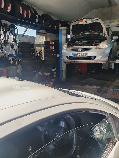 Ali's Auto Service