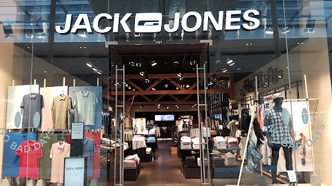 JACK & JONES