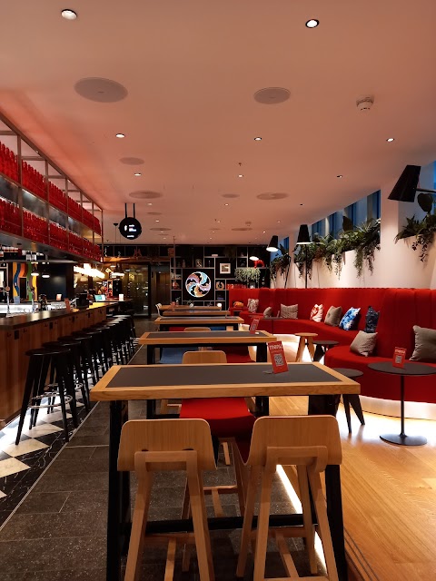 citizenM London Victoria Station