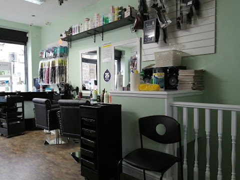 R & R Hair & Beauty Salon