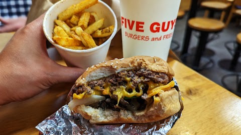 Five Guys Glasgow Fort