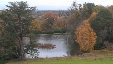 Groomingdales Of Spencerswood