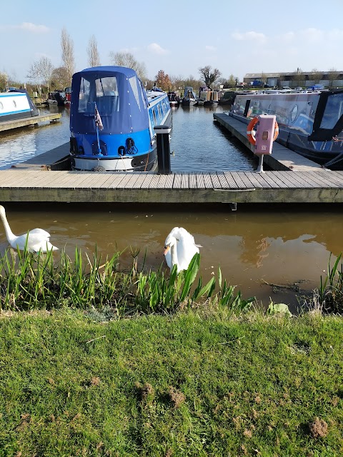 Aqueduct Marina and Caravan Park