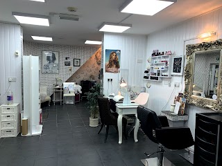 Dona's Hair & Beauty Spa