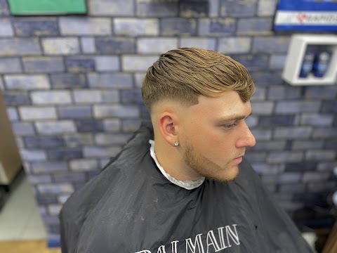 Trendy cuts barber