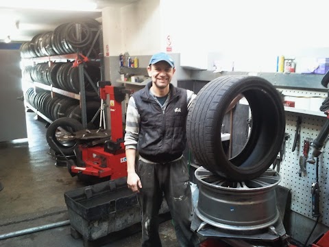 Vasilis Tyres, Car Accessories & Parts