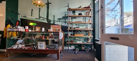 Burdett's Gentleman's Barber & Shop