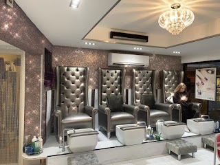 Silk lounge Nail And Make up Bar