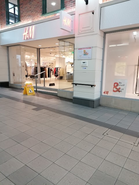 H&M