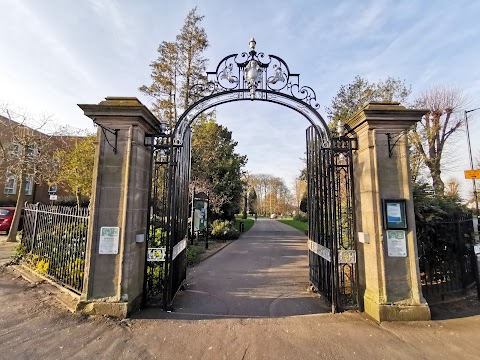 Caldecott Park