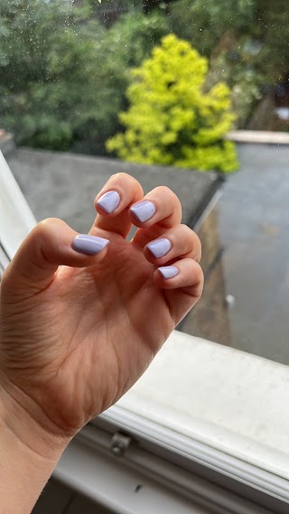 LITTLE CHELSEA NAILS