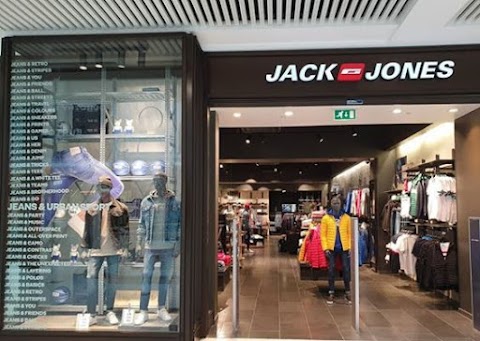 JACK & JONES