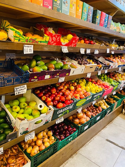 Fam Green Grocery Market