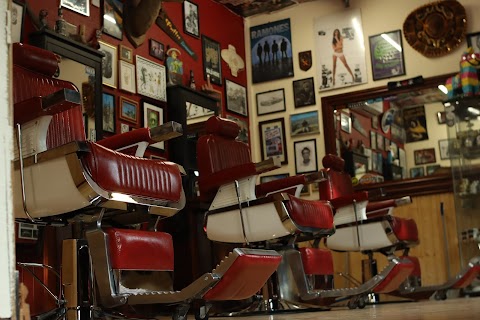 EL Pedros Barber Shop, Hyde