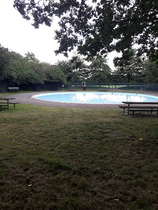 Hanger Farm Paddling Pool