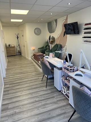 Phoenix Nails & Wellness, Coventry