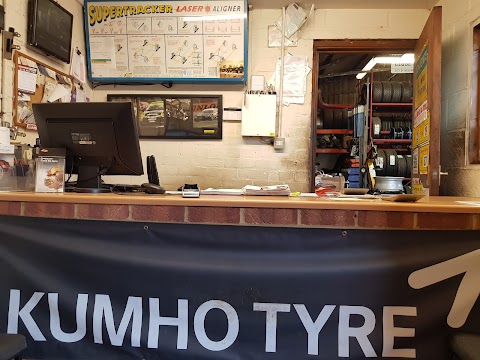 Edmunds Tyres